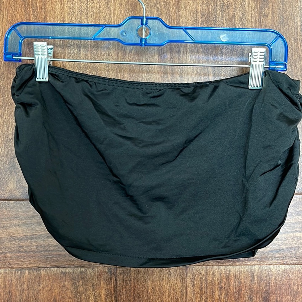 A. Che Onyx swim suit